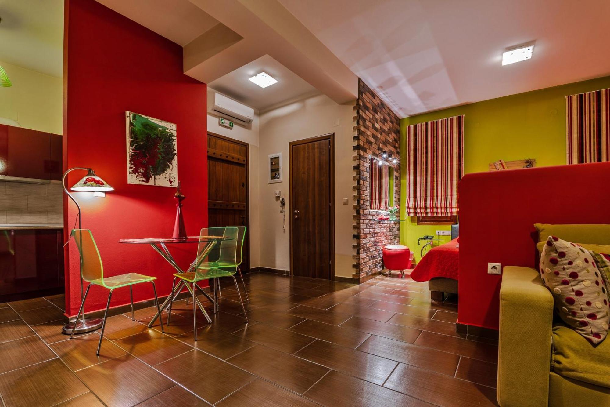 Aparthotel Lions Nine Mourésion Esterno foto